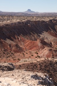 Anticline_w_Cabezon_in_background